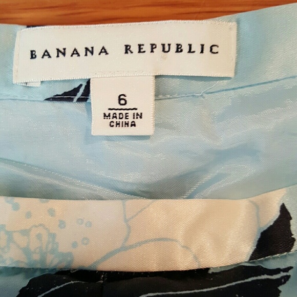 Banana Republic Blue Silk Floral Fit&Flare Trumpet - Picture 3 of 8